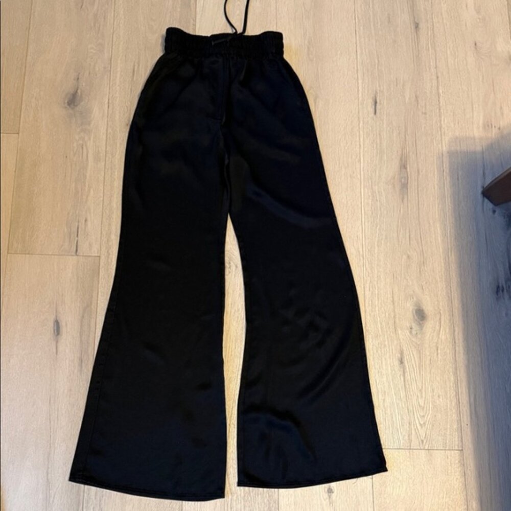 H&M Silky Black Long Pants with Pockets & Elastic Waist Womens size 2